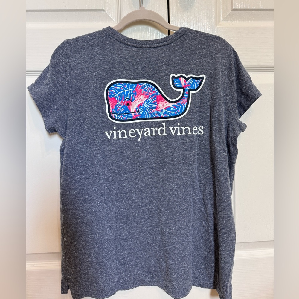 VINEYARD VINES woman’s S weathered gray tshirt!